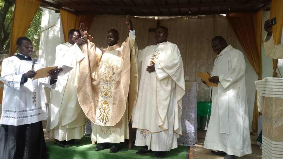 L'Abbé Julien MBAÏDEDJOM est installé comme curé de la paroisse Cœur-Immaculé de Marie de Bidza